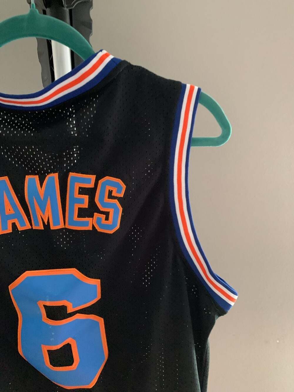 Champion Tune Squad LeBron James #6 Space Jam Basketball Jersey - Picture 7 of 7